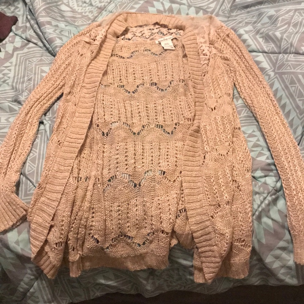 Super cute cardigan!!